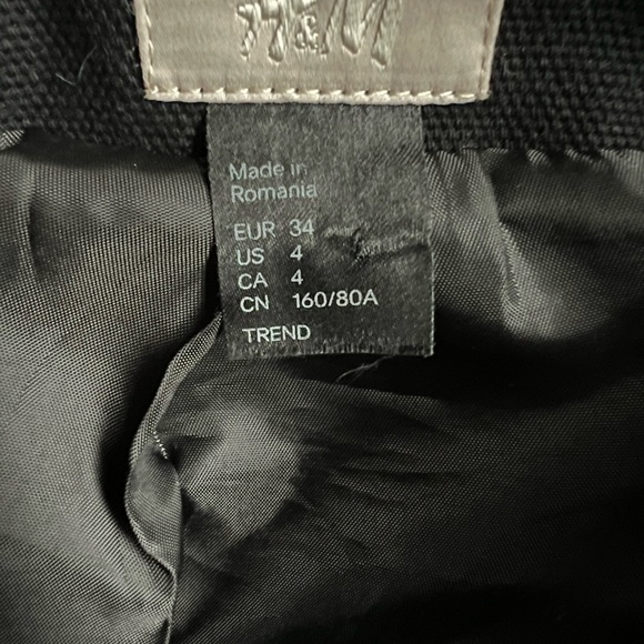 H&M black jacket size 4 - Picture 3 of 3